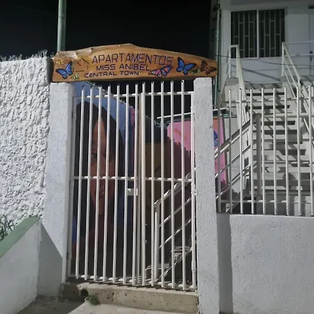 Posada Miss Anibel Central Town San Andrés Exterior photo