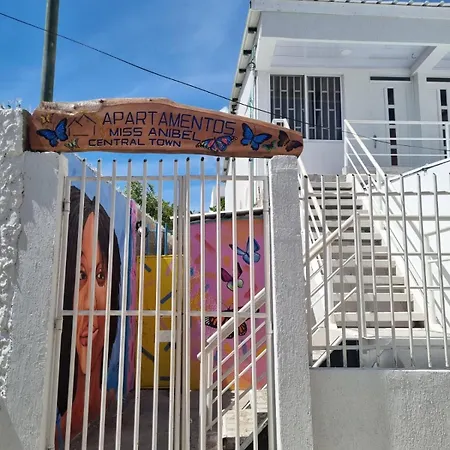 Posada Miss Anibel Central Town San Andrés Exterior photo